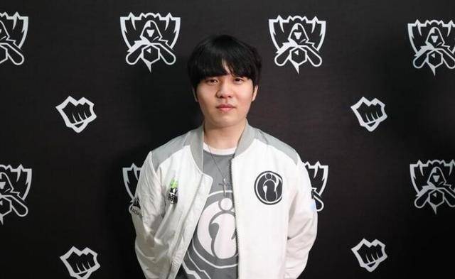 他的态度很 他的态度很